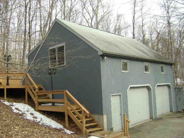 Building photograph for 26 ROCK LEDGE LN